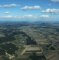 Tandem skok padobranom i slobodan pad Ptuj s 2500m iz aviona Cessna C-206.